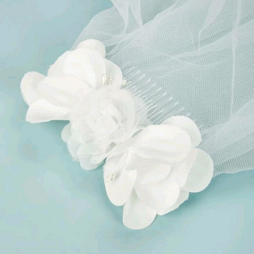 Flower Haircomb with Veil